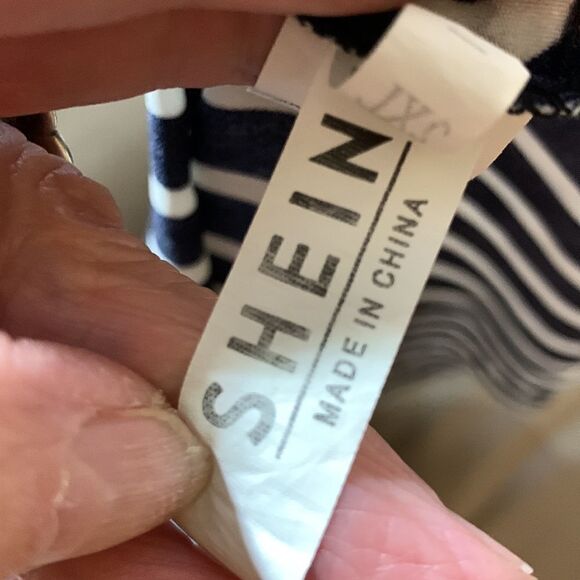 SHEIN size 2XL Black and white stripe V-neck blouse - Picture 7 of 10